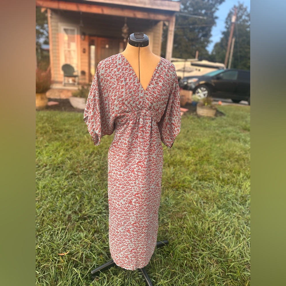 The Territory Ahead blue and maroon 100% silk midi dress. Size small. Side slits - Picture 3 of 9